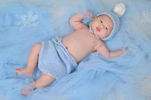 阳春摸孕妇肚子沾喜气